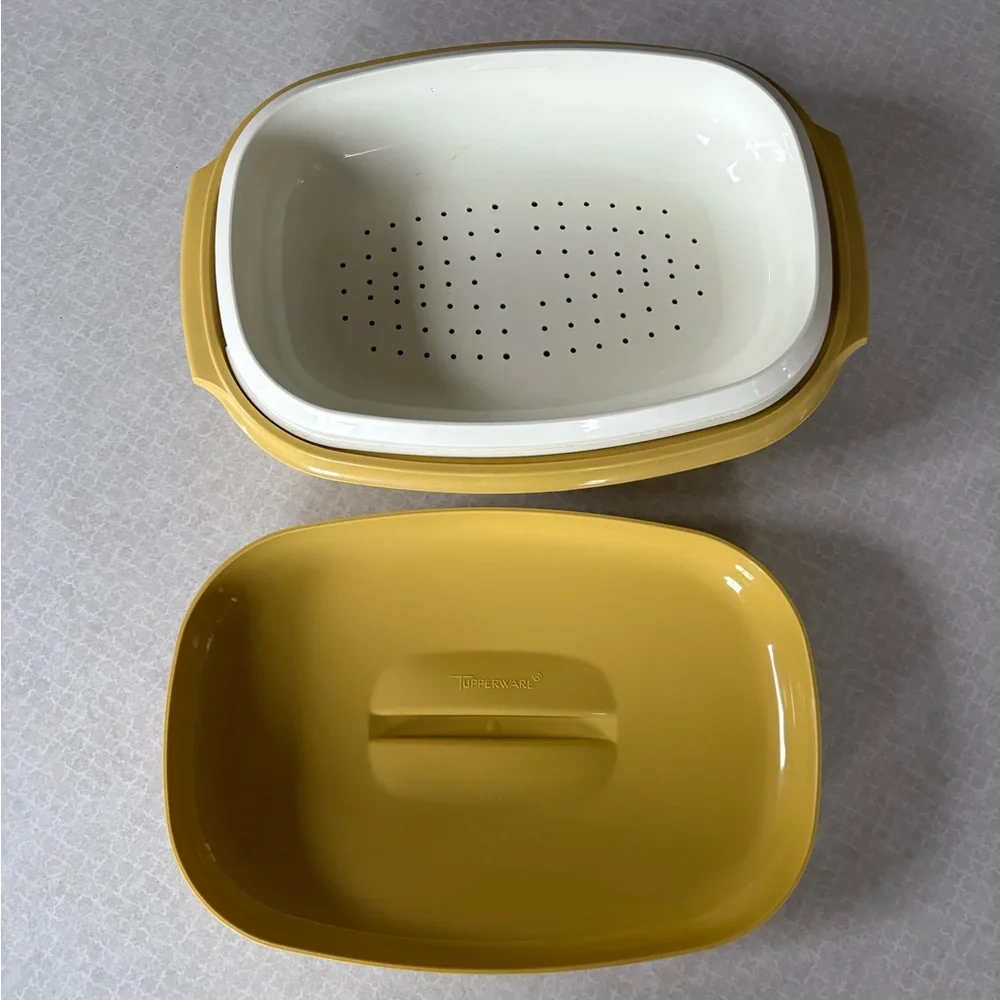 Tupperware Yellow Food Storage Container - Picture 2 of 7